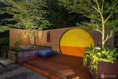 Exterior - 2000 38th Ave E, Seattle, WA 98112 photo 6 of 7