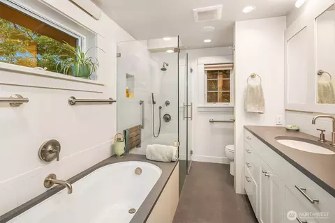 Bath - 2000 38th Ave E, Seattle, WA 98112 photo 1 of 2