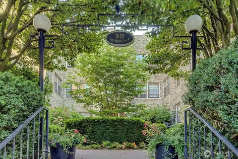 1605 E Olive St #303, Seattle, WA 98122