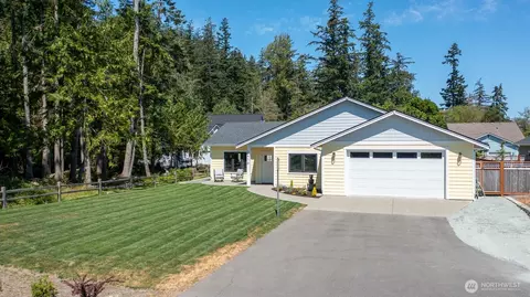 2410 27th St, Anacortes, WA 98221
