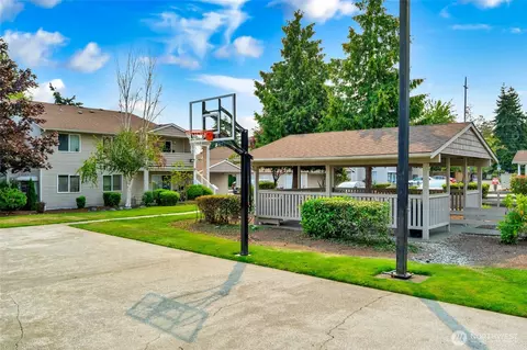 Exterior - 1001 W Casino Rd #F201, Everett, WA 98204 photo 5 of 8
