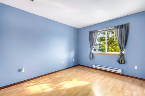 Bedroom - 1001 W Casino Rd #F201, Everett, WA 98204 photo 3 of 5