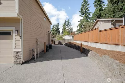 607 217 St SW, Bothell, WA 98021 photo 31