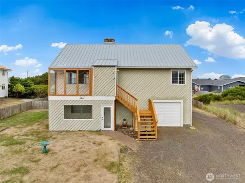 496 Winlock St, Ocean Shores, WA 98569