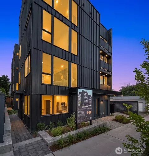 3614 Francis Ave N, Seattle, WA 98103