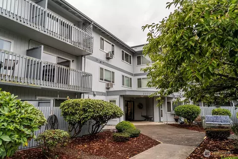 2005 Tibbetts #213, Longview, WA 98632