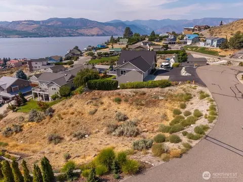 131 Monte Carlo Dr, Chelan, WA 98816