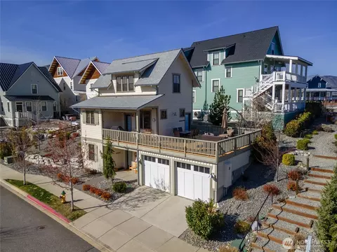 529 Porcupine Ln, Chelan, WA 98816