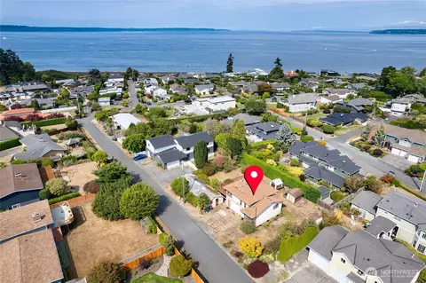 831 Puget Dr, Edmonds, WA 98020