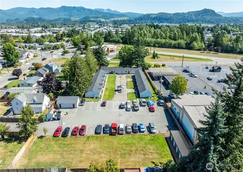 2054 Roosevelt Ave, Enumclaw, WA 98022