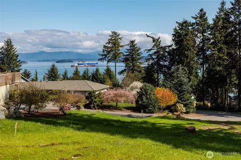 4014 Mitchell Dr, Anacortes, WA 98221