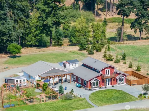 Exterior - 135 Edgington Dr, Sequim, WA 98382 photo 2 of 11