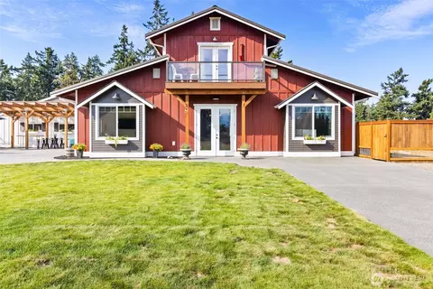 135 Edgington Dr, Sequim, WA 98382