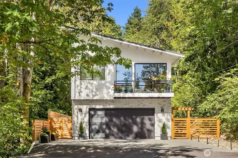 7950 NE Baker Hill Rd, Bainbridge Island, WA 98110