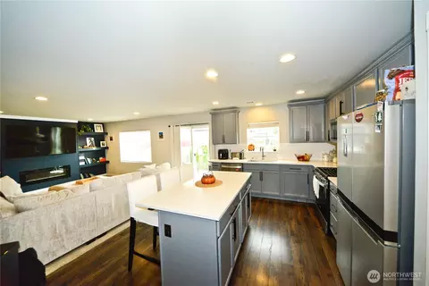 Kitchen - 1338 Cascade St, Sultan, WA 98294 photo 2 of 3