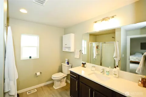 Bath - 1338 Cascade St, Sultan, WA 98294 photo 2 of 2