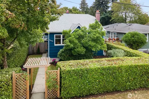 9052 Evanston Ave N, Seattle, WA 98103