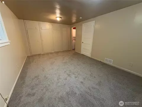 Bedroom - 520 Sumner Ave #524, Sumner, WA 98390 photo 2 of 2