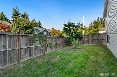 Exterior - 5804 11th Ave W, Everett, WA 98203 photo 4 of 4