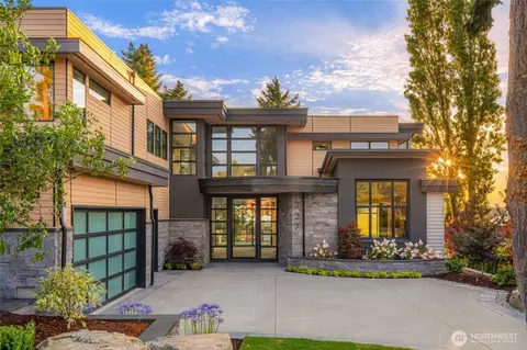 727 2nd St S, Kirkland, WA 98033