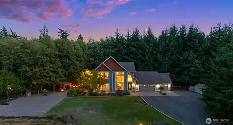 9044 Hunter Point Rd NW, Olympia, WA 98502