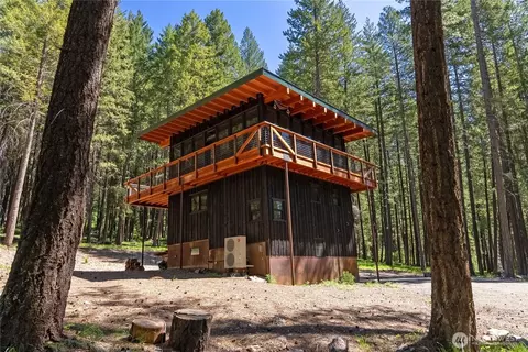 526 Lost River Rd, Mazama, WA 98833