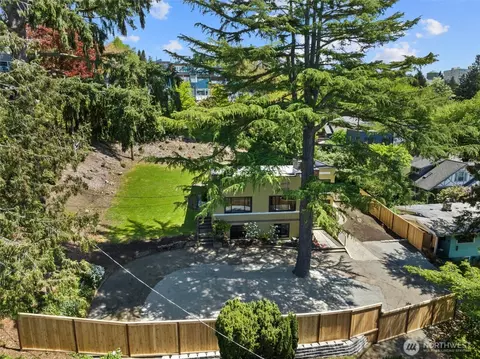 130 NW 56th St, Seattle, WA 98107