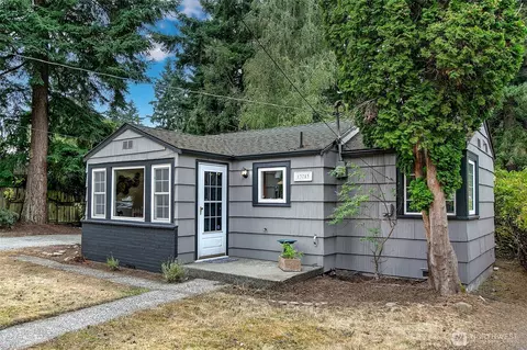 13753 Ashworth Ave N, Seattle, WA 98133