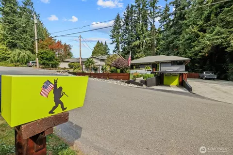 Exterior - 411 58th St SE, Everett, WA 98203 photo 4 of 9
