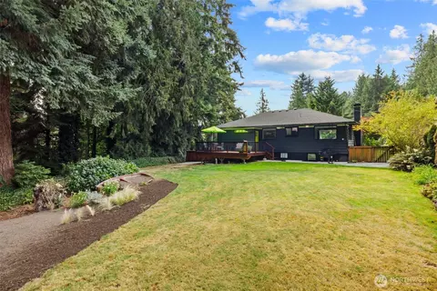 Exterior - 411 58th St SE, Everett, WA 98203 photo 8 of 9