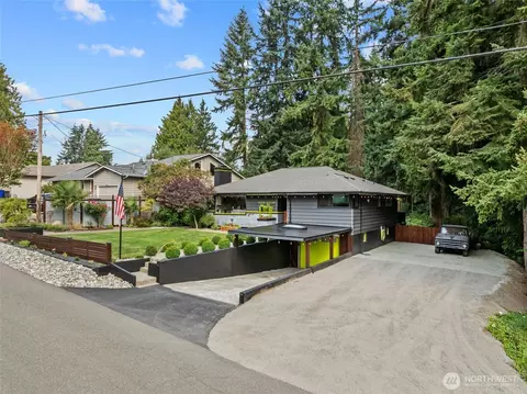 Exterior - 411 58th St SE, Everett, WA 98203 photo 3 of 9