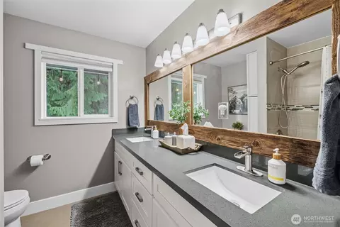 Bath - 411 58th St SE, Everett, WA 98203 photo 1 of 2