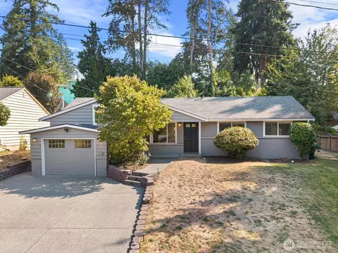 912 165th Ave SE, Bellevue, WA 98008