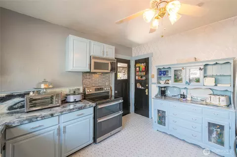 Kitchen - 1111 Maple St, Everett, WA 98201 photo 4 of 4