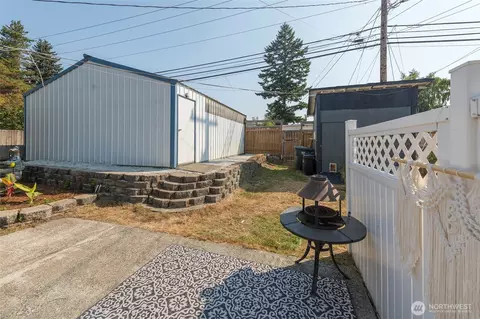 Exterior - 1111 Maple St, Everett, WA 98201 photo 8 of 9