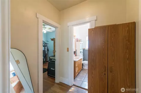Entry Way - 1111 Maple St, Everett, WA 98201 photo 1 of 1