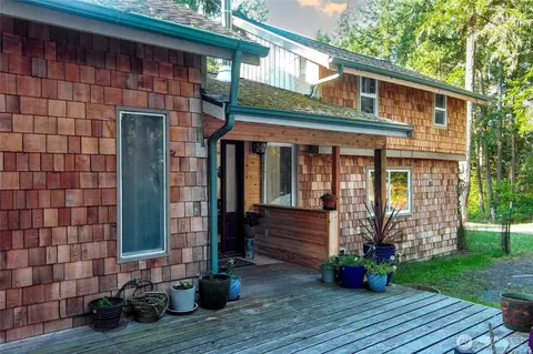 1085 Timber Ln, Friday Harbor, WA 98250