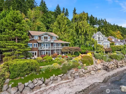 9889 NE South Beach Dr, Bainbridge Island, WA 98110