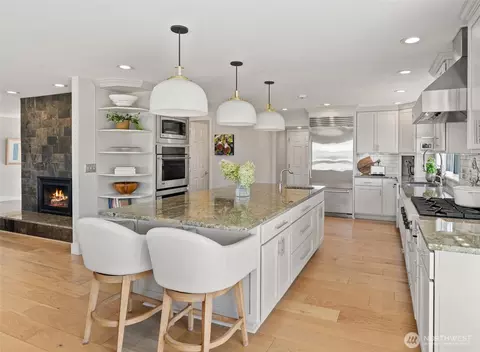 Kitchen - 5152 Sound Ave, Everett, WA 98203 photo 2 of 3