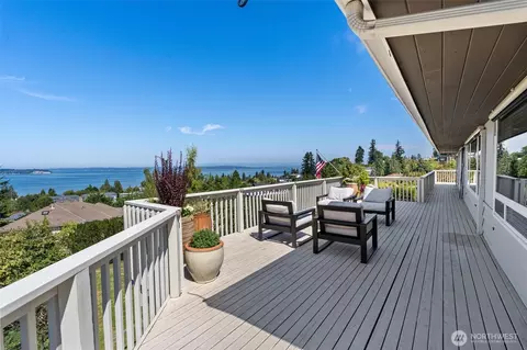 Exterior - 5152 Sound Ave, Everett, WA 98203 photo 5 of 6