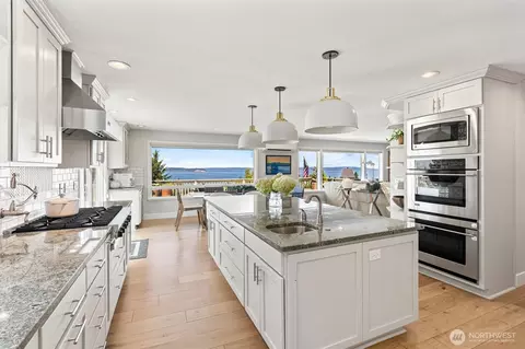 Kitchen - 5152 Sound Ave, Everett, WA 98203 photo 1 of 3