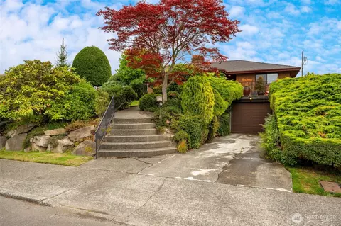 Exterior - 811 Rucker Ave, Everett, WA 98201 photo 1 of 6