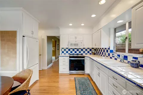 Kitchen - 811 Rucker Ave, Everett, WA 98201 photo 1 of 3
