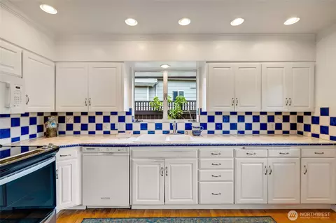 Kitchen - 811 Rucker Ave, Everett, WA 98201 photo 3 of 3