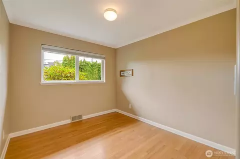 Bedroom - 811 Rucker Ave, Everett, WA 98201 photo 2 of 5