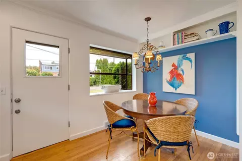 Entry Way - 811 Rucker Ave, Everett, WA 98201 photo 3 of 3