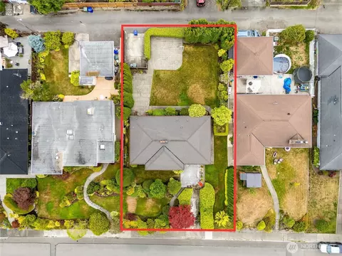 View/Area - 811 Rucker Ave, Everett, WA 98201 photo 2 of 6