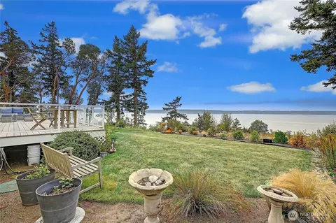 90 Edgewater Dr, Camano Island, WA 98282