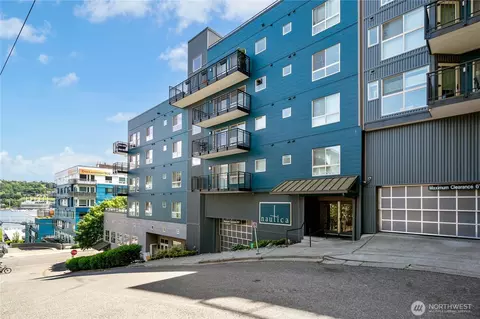 701 Galer St #808, Seattle, WA 98109