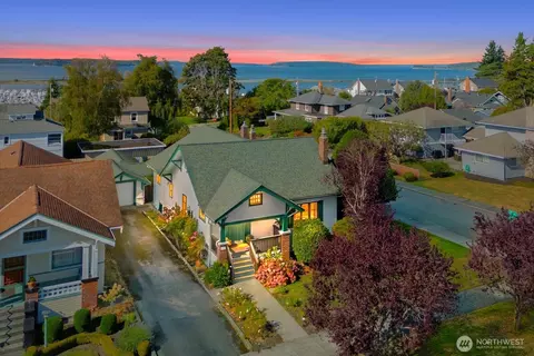 1102 Rucker Ave, Everett, WA 98201